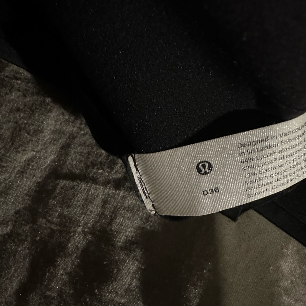 lululemon athletica Black Front-Zip Sports Bra - Picture 3 of 3